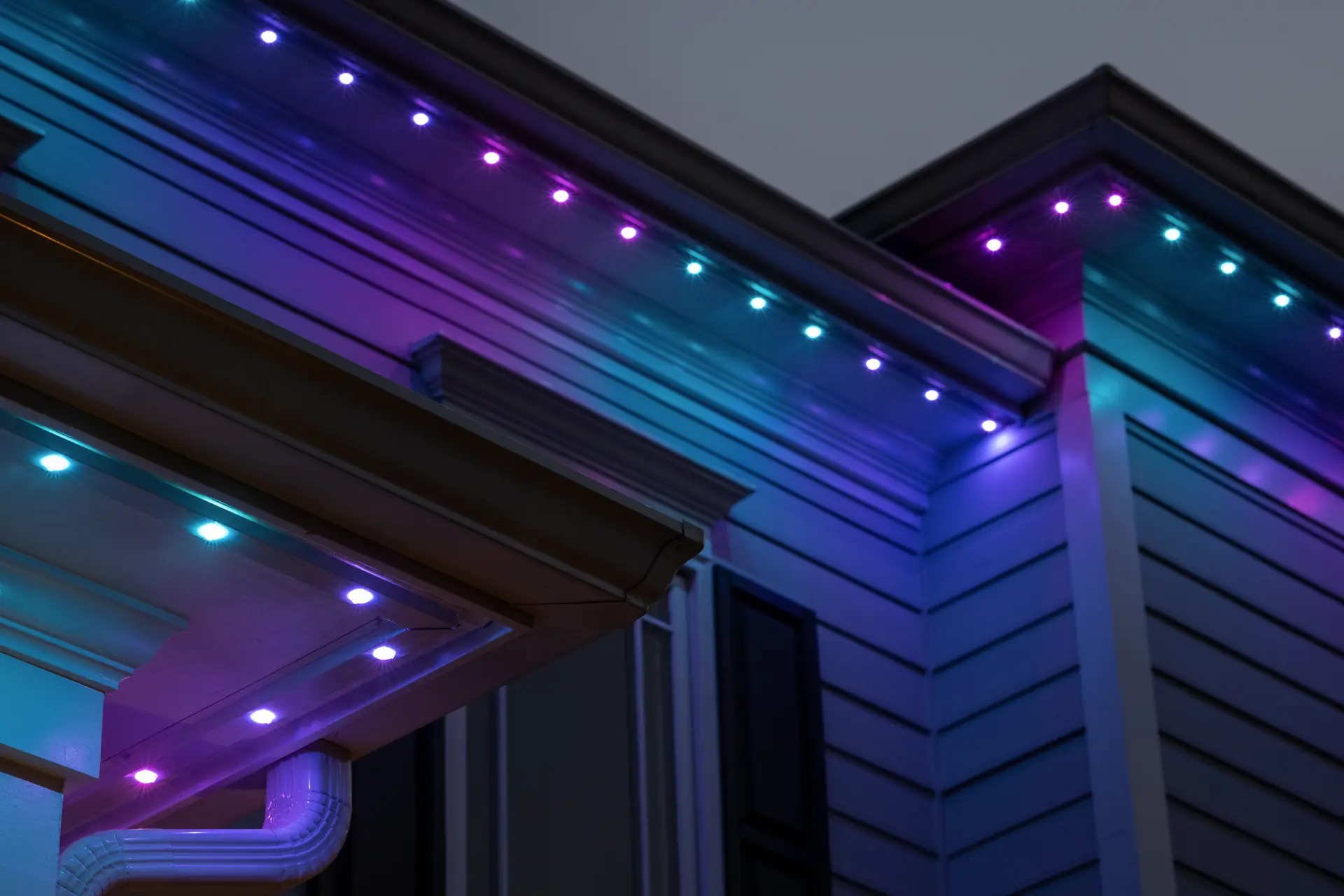 novalight wallwash pastel turquoise purple Permanent Trim Lighting
